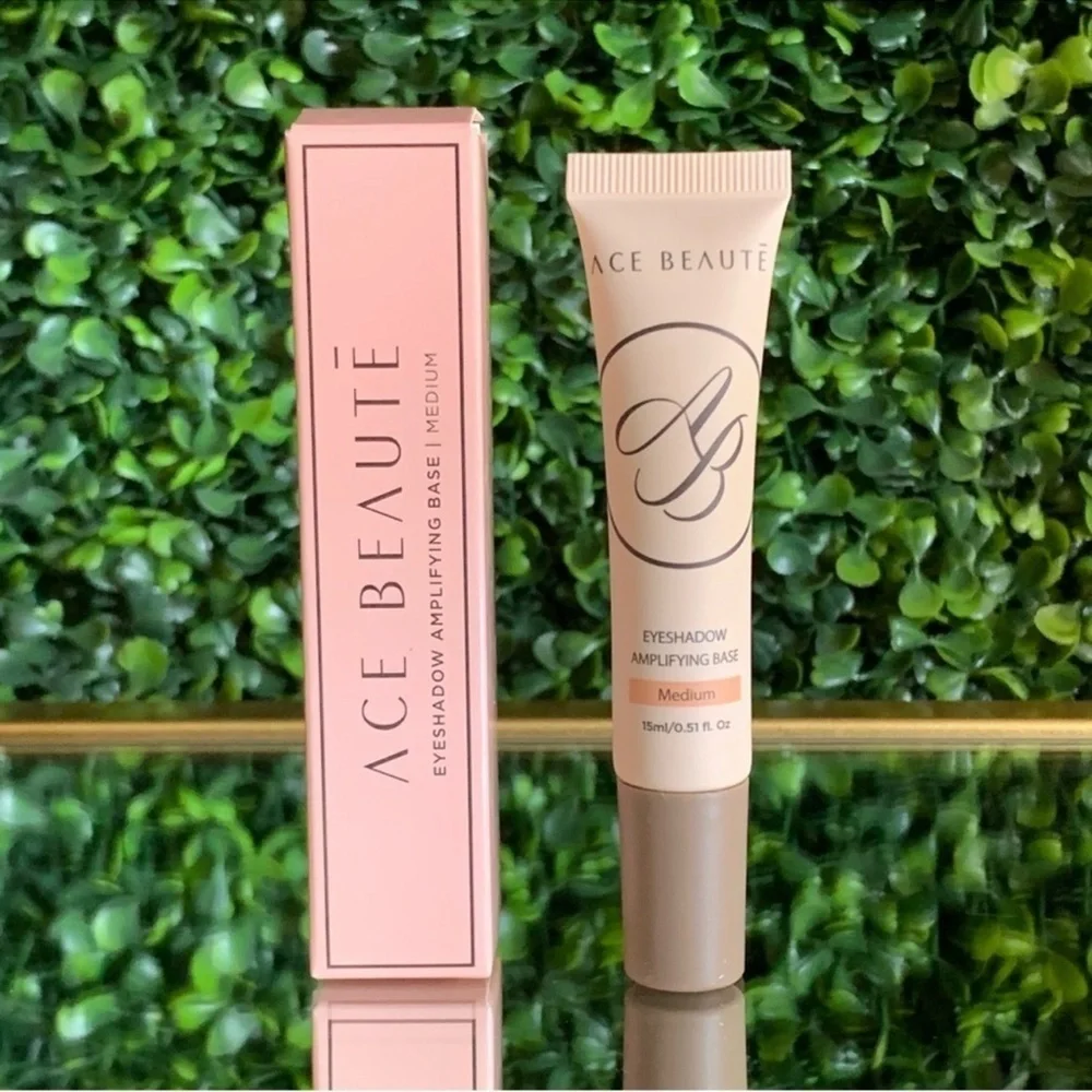 NIB Ace Beaute Eyeshadow Amplifying Base Light